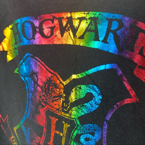 Girl’s Harry Potter Foil Graphic Crest T-Shirt - Picture 6 of 8